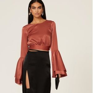 Backless bell sleeve top